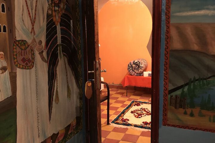 Room 5 of 38