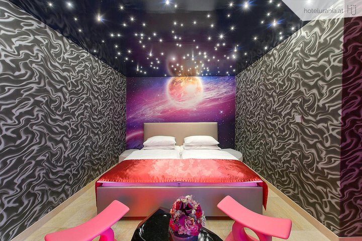 Room 35 of 205