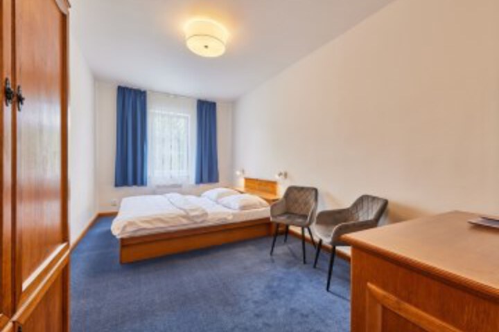 Room 6 of 74