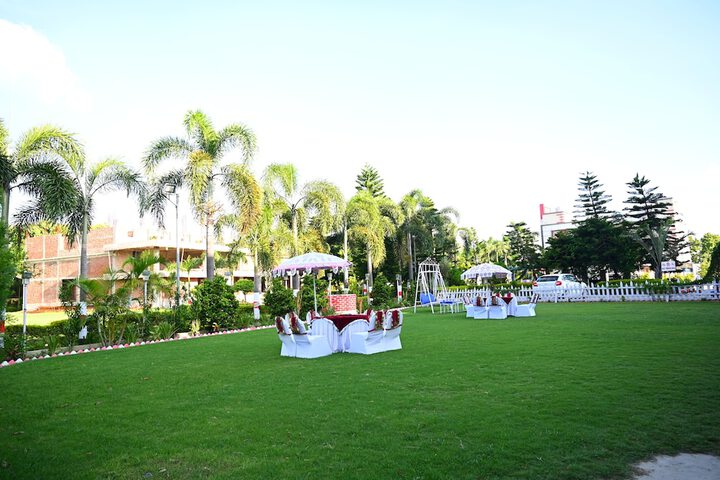 Hotel Exterior 42 of 46