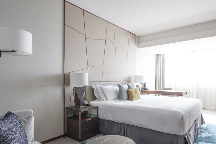 Room 10 of 75