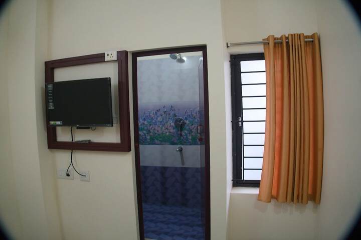Room 7 of 16
