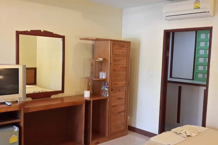 Room 40 of 81