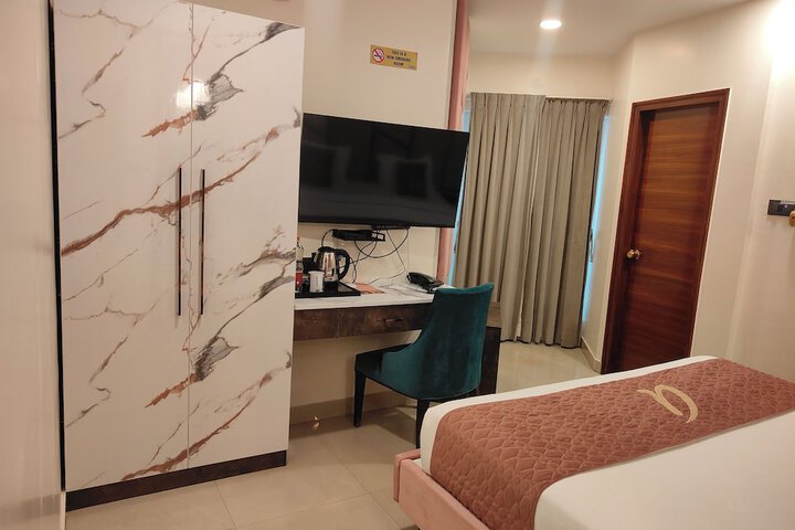 Room 16 of 30