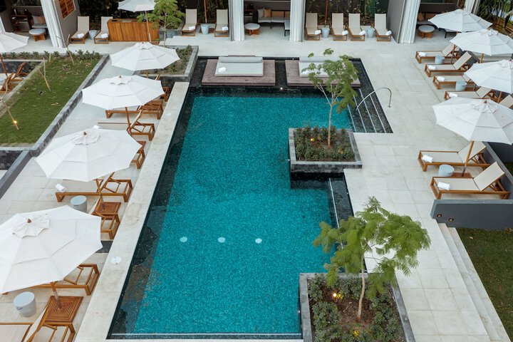 Pool 103 of 252