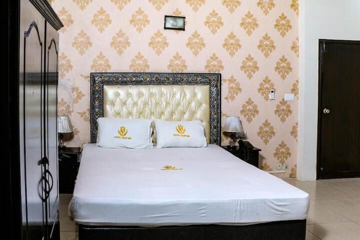 Room 32 of 68