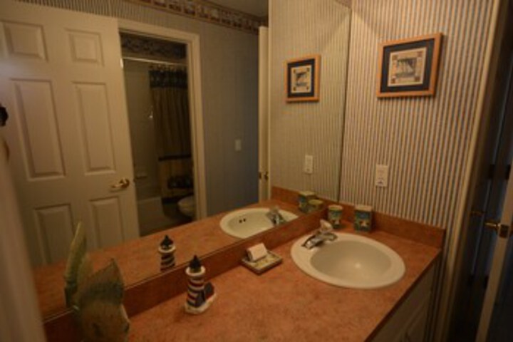 Room 34 of 174