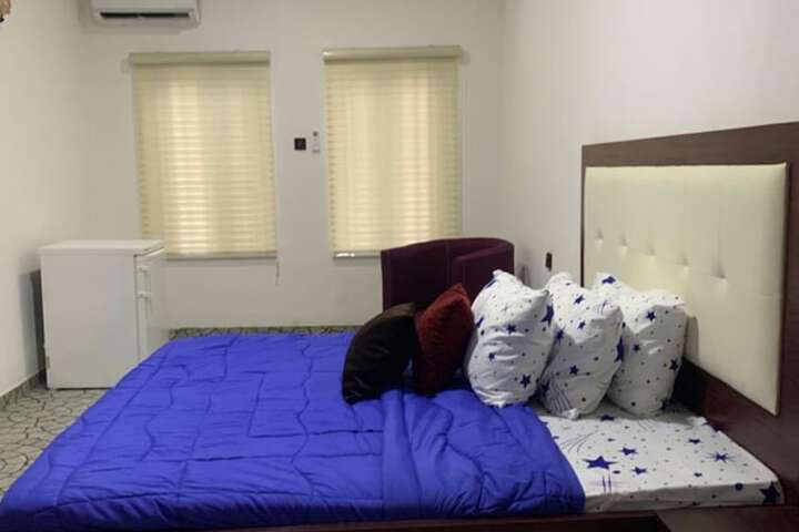 Room 5 of 33