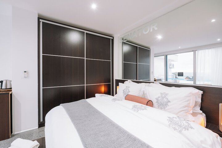 Room 73 of 257
