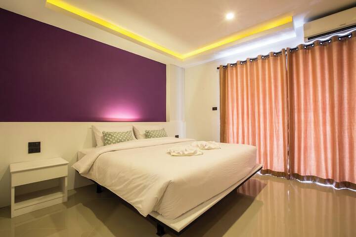 Room 6 of 14