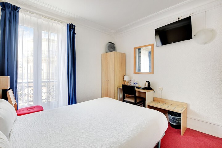 Room 6 of 49