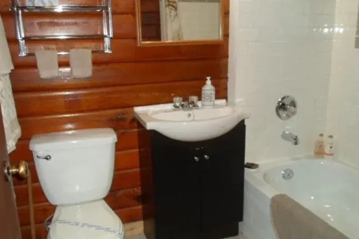 Room 7 of 11