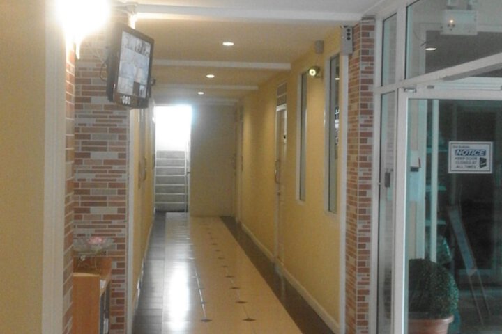 Ballroom/Hall 13 of 13