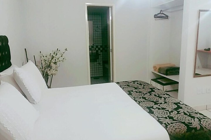 Room 9 of 28