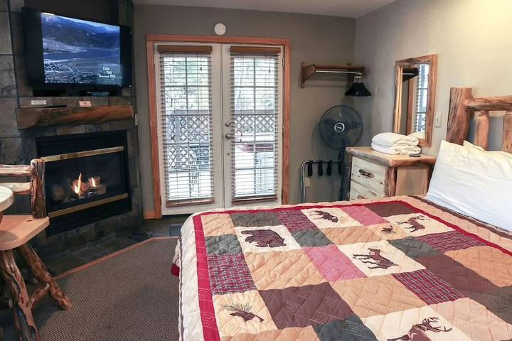Room 3 of 9