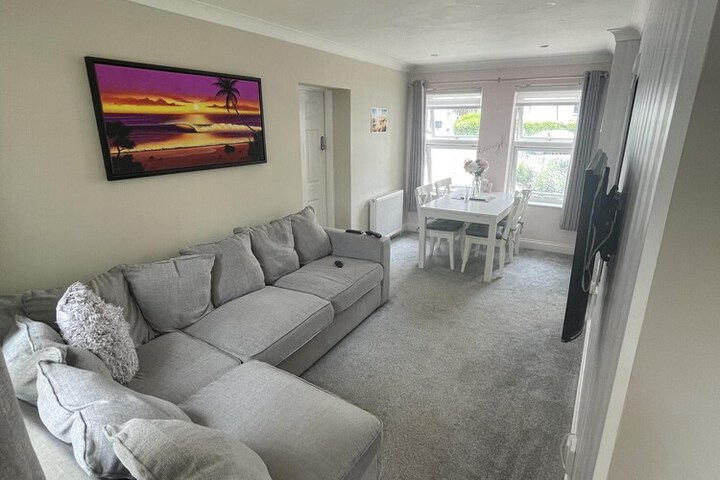 Lounge 182 of 193