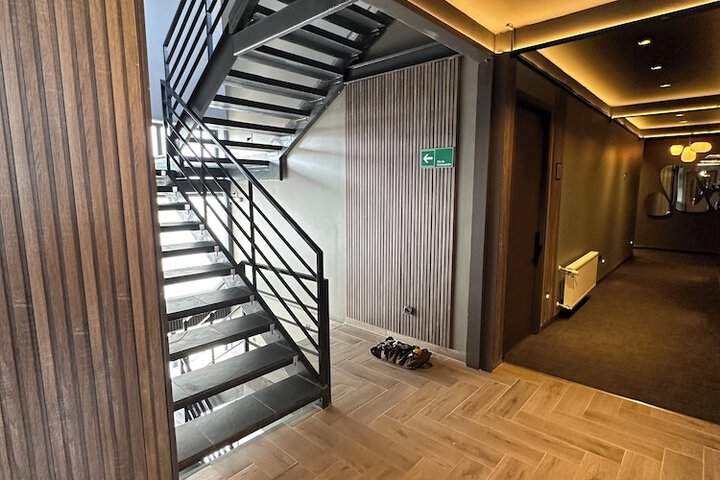 Room 10 of 39