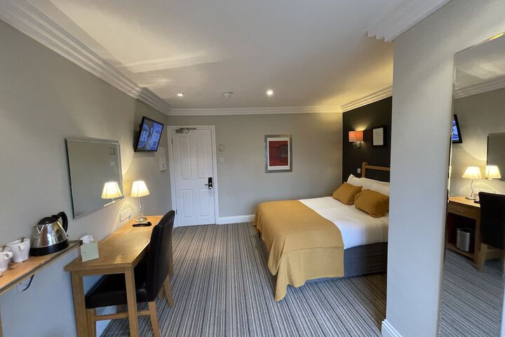 Room 26 of 39