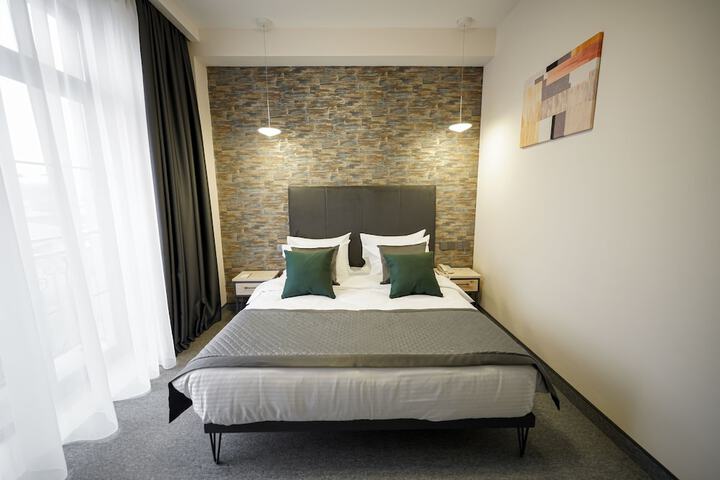 Room 28 of 209
