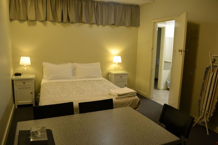 Room 6 of 44