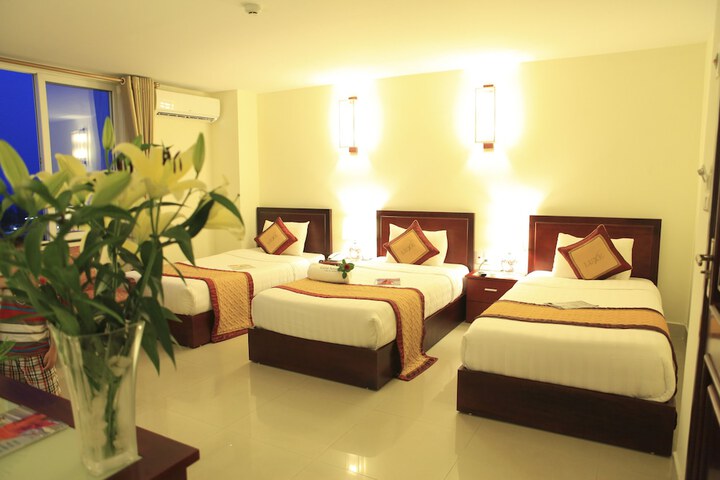 Room 6 of 35
