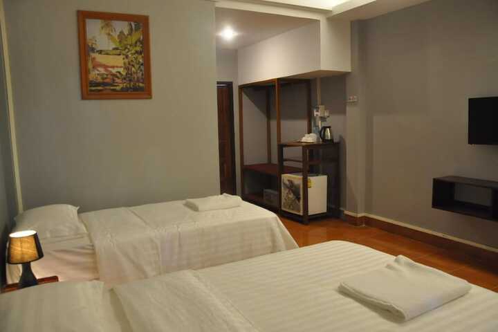 Room 10 of 47
