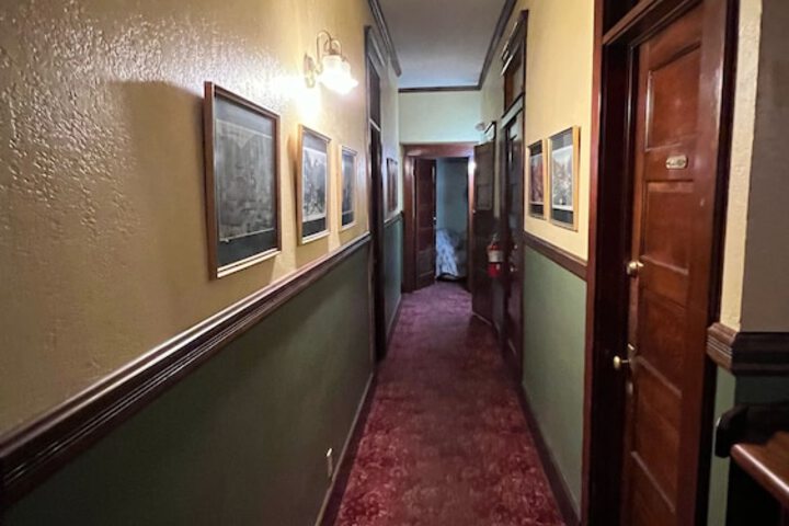 Ballroom/Hall 67 of 73