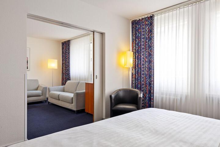 Room 45 of 72