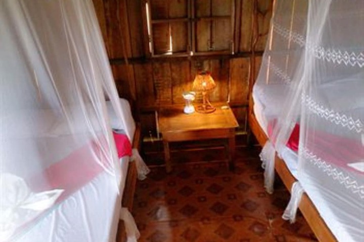 Room 7 of 38