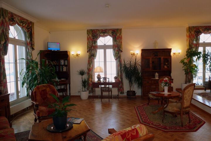 Lobby sitting area
