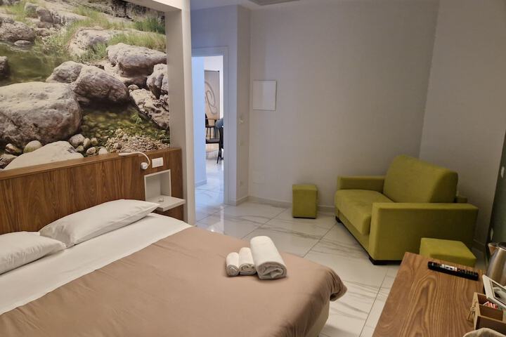 Room 25 of 58