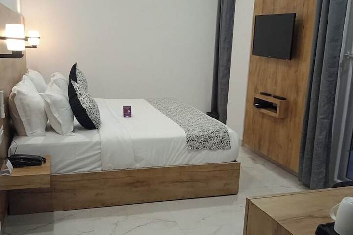 Room 8 of 40