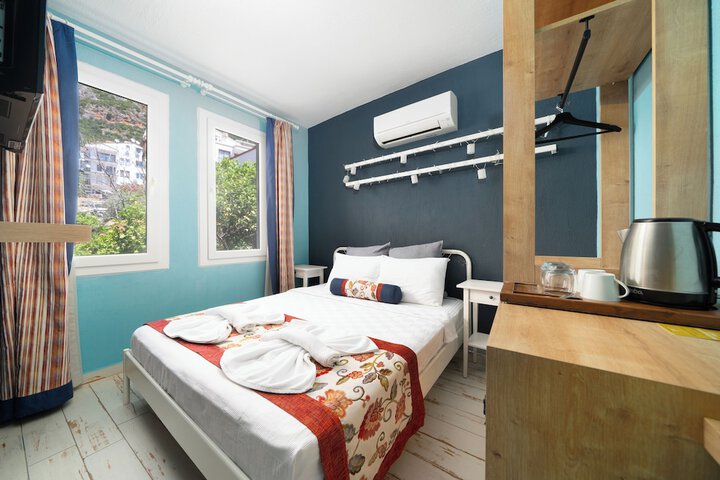 Room 14 of 48