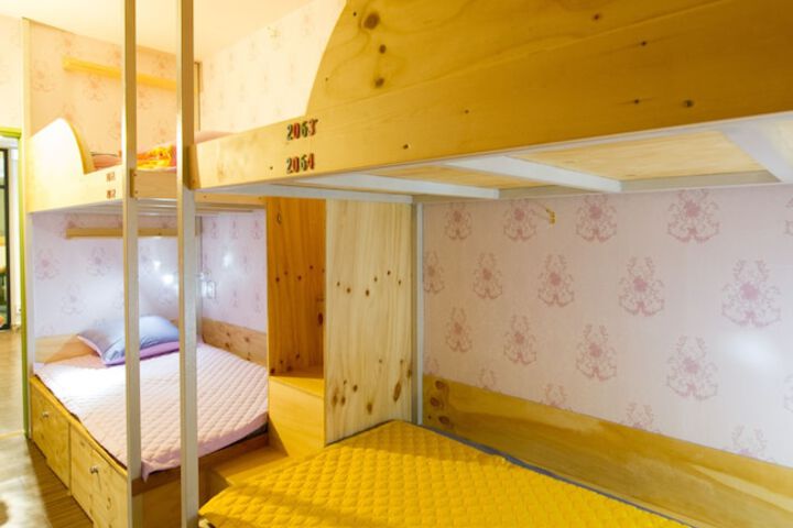 Room 18 of 48