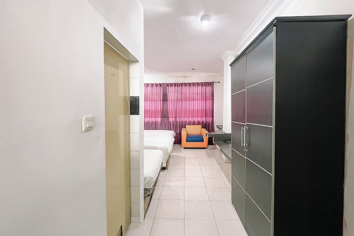 Room 14 of 22
