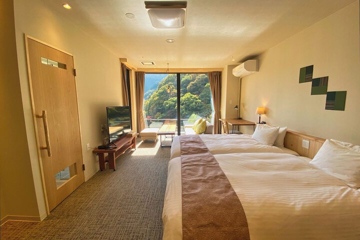 Room 10 of 47