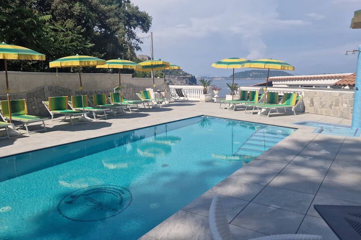 Pool 50 of 87