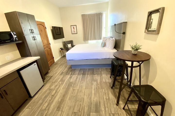 Room 16 of 60