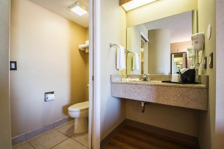 Room 20 of 26