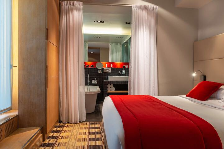 Room 44 of 73