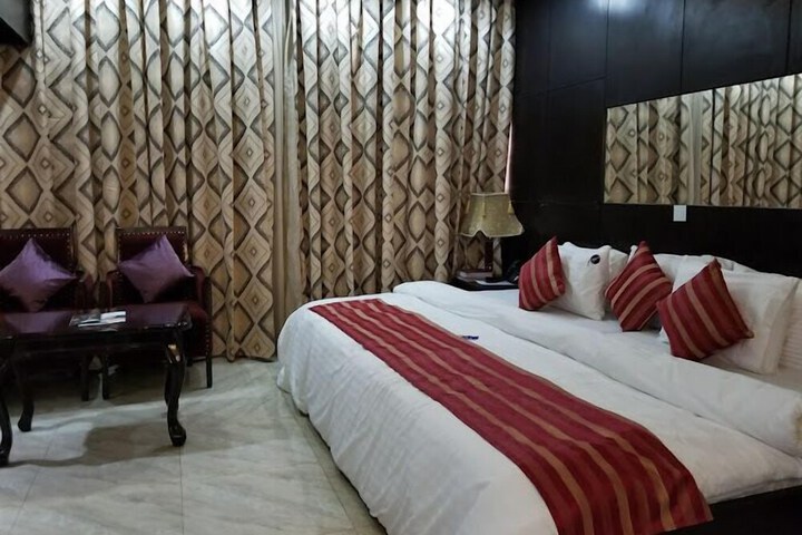 Room 5 of 40