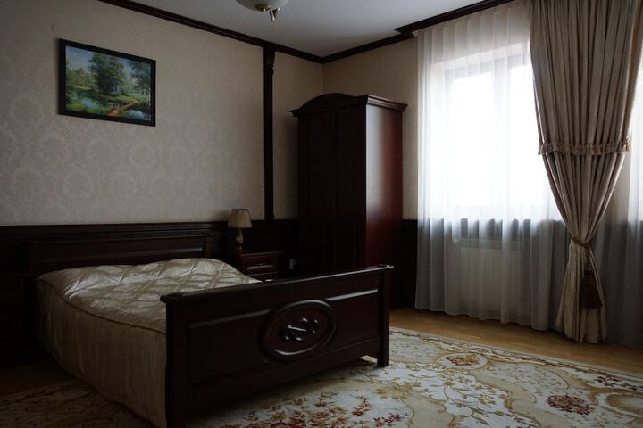 Room 6 of 40