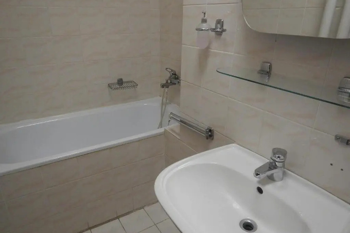 Room 4 of 4
