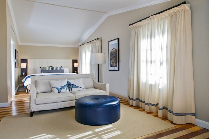 Room 12 of 80