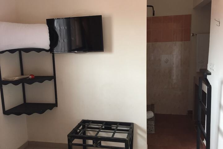 Room 10 of 19