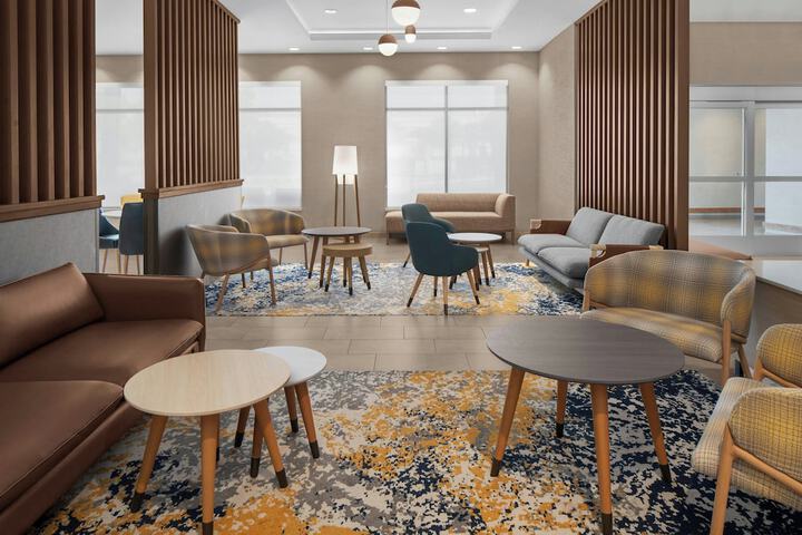 Lobby lounge