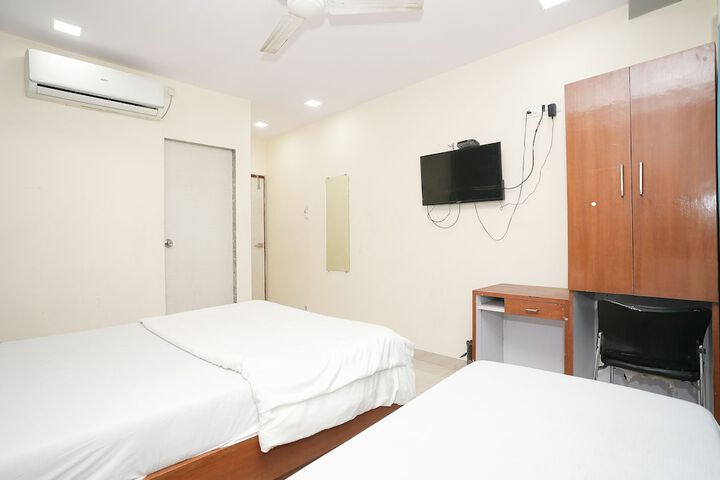 Room 9 of 27