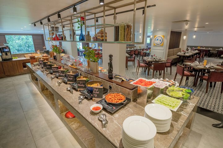Dining 34 of 69