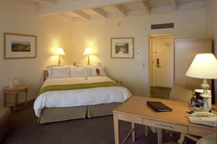 Room 32 of 72