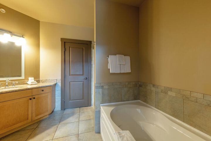 Room 10 of 20